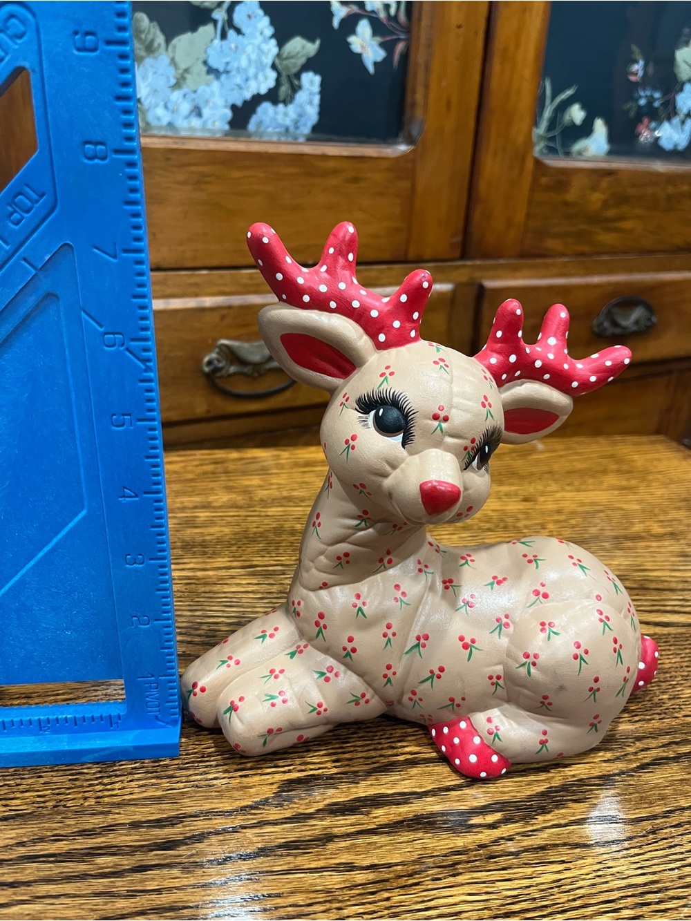 🎄 Vintage Christmas Reindeer Ceramic Figurine Holiday Kitschy Decor Nostalgia - Picture 4 of 4